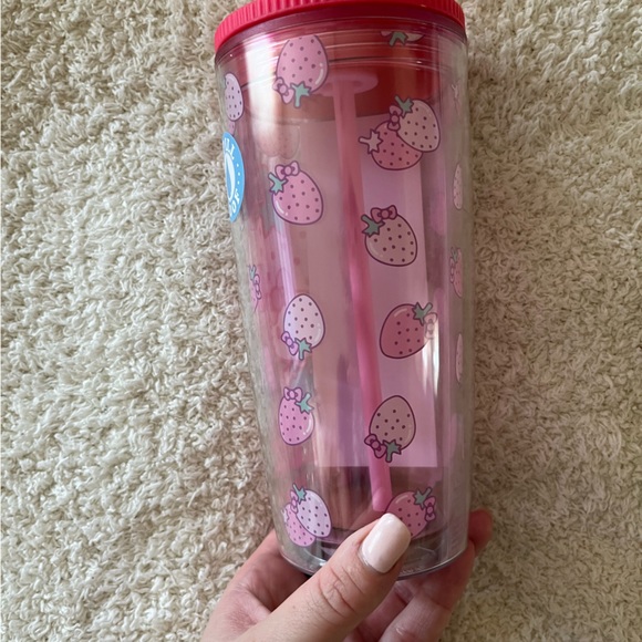 Hello Kitty Strawberry 🍓 water bottle. - Picture 2 of 4